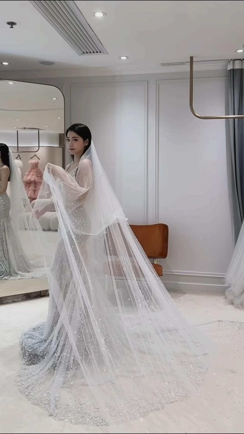 Joann520公开试婚纱片段。  ​