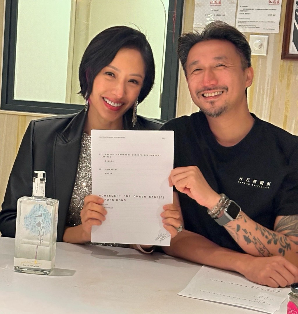 購入首批「私人原桶威士忌企劃」的藝人蔣怡。 購入首批「私人原桶威士忌企劃」的藝人蔣怡。