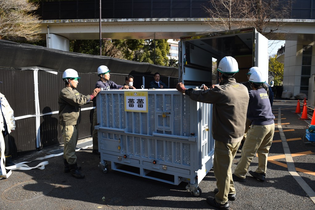 旅日大熊猫“晓晓”和“蕾蕾”周二启程回国。新华社