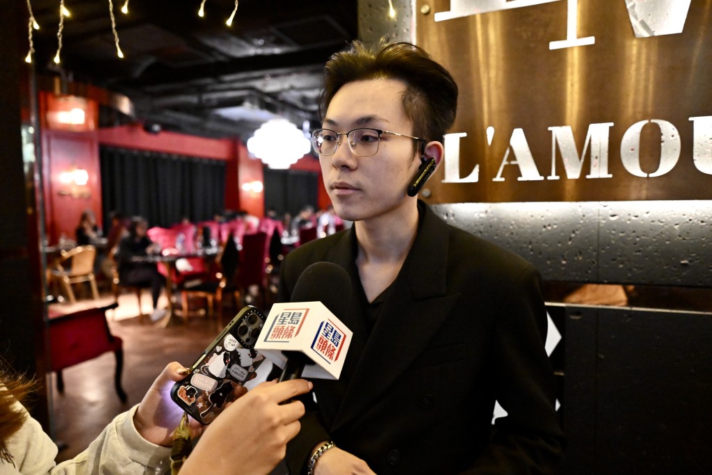 罗先生表示，情人节正日订枱情况相当理想。 刘骏轩摄