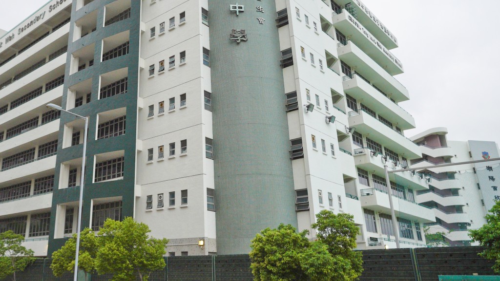 天水圍區內至少14所學校今日無法如常運作。資料圖片