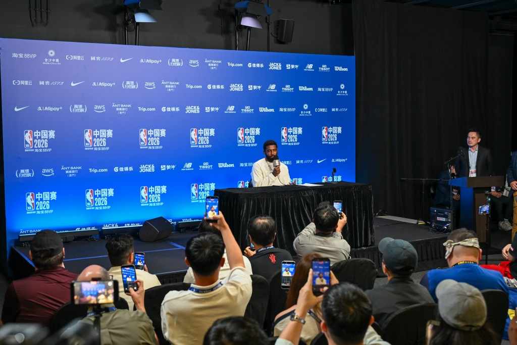 NBA中国赛独行侠vs火箭。魏国谦摄