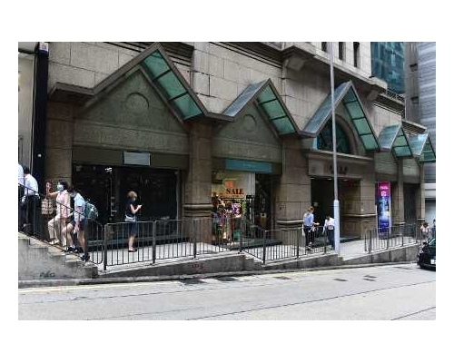 交吉一年半 租金重回九年前 威靈頓街每呎118元跌35%