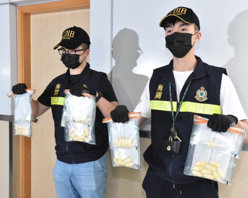 海關成功截獲720克，黑市價值91萬元的疑似是毒品可卡因。