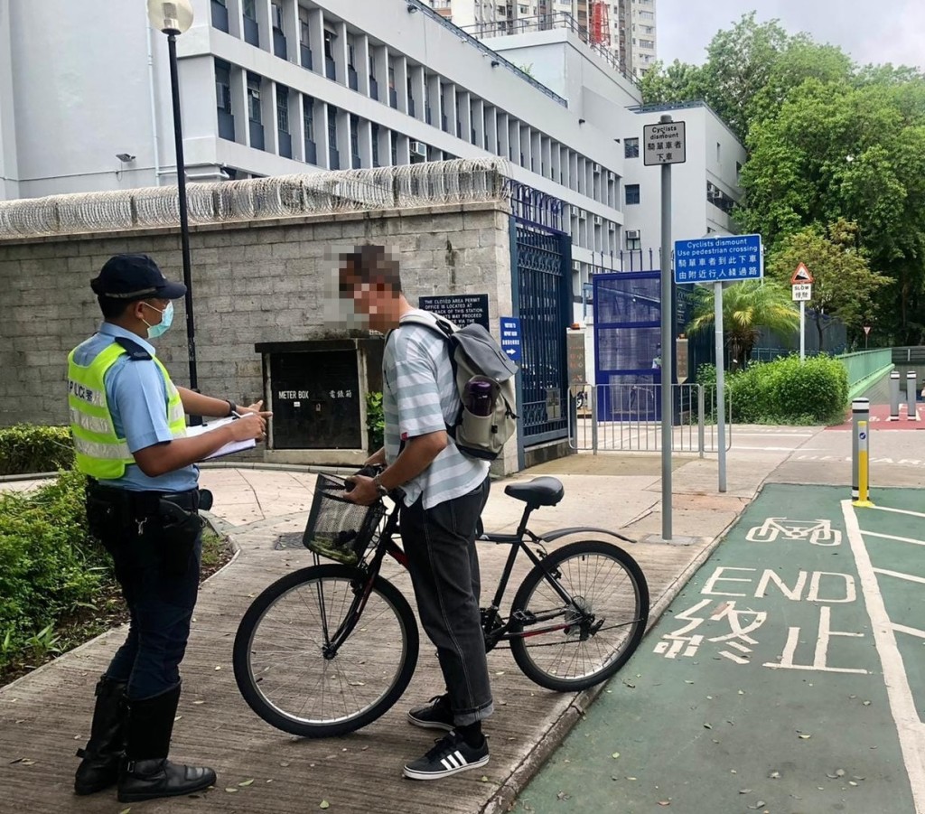 警方打擊電動車及違例單車。 警方圖片