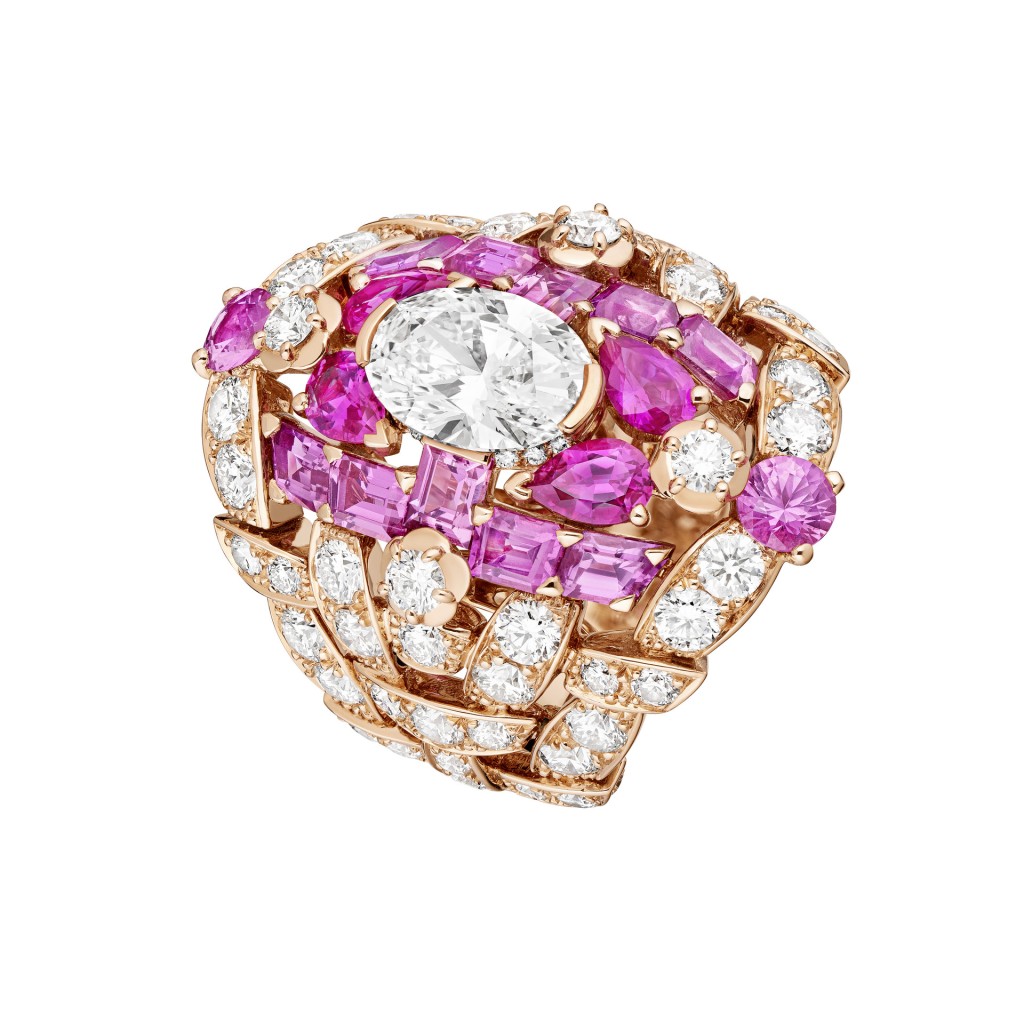 Tweed Icône Camélia粉紅金拼鑽石及粉紅藍寶石指環。