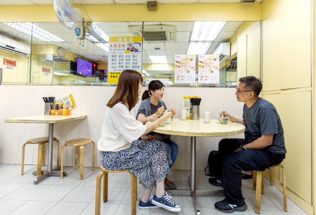 參與的食肆遍及港島各區及南丫島,種類包括酒樓、茶餐廳、粥麵店等。