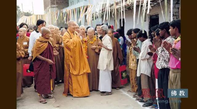 1998年2月15日至23日，星雲大師至印度比哈爾省賑濟。覺悟號圖