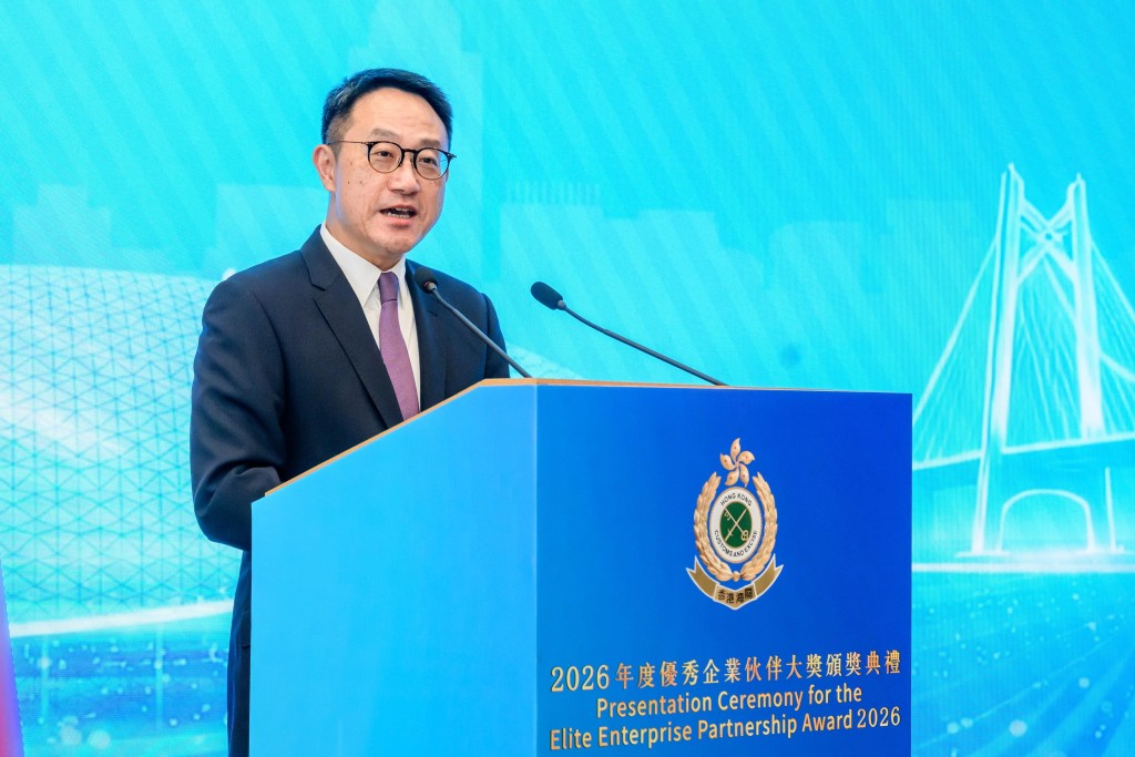 海關關長陳子達於頒獎典禮上致辭。 海關關長陳子達於頒獎典禮上致辭。