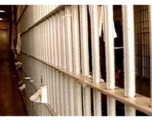 伊孔戈监狱至少120名囚犯趁机成功越狱。
示意图