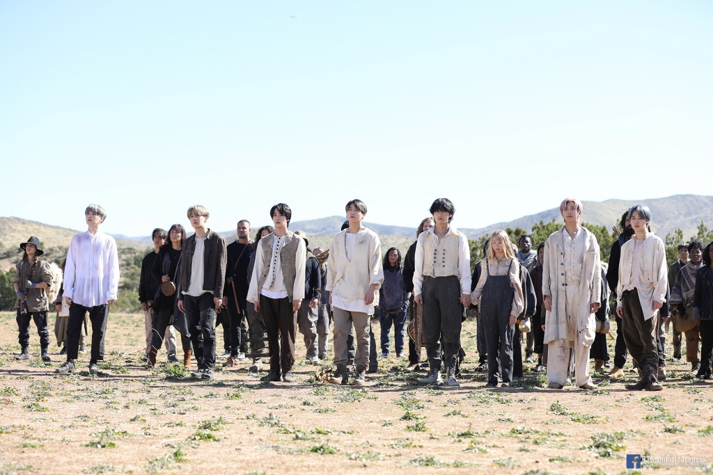 《ON》 MV在短短 1 小時 5 分鐘內便累積了逾 1000 萬人次觀看，締造了史上 MV 觀看次數最快突破 1000 萬的韓國歌手新紀錄。