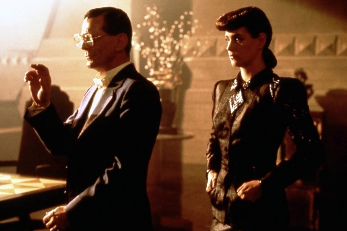 Joe在烈尼史葛名作《2020》中,扮演制造人造人的科学家。