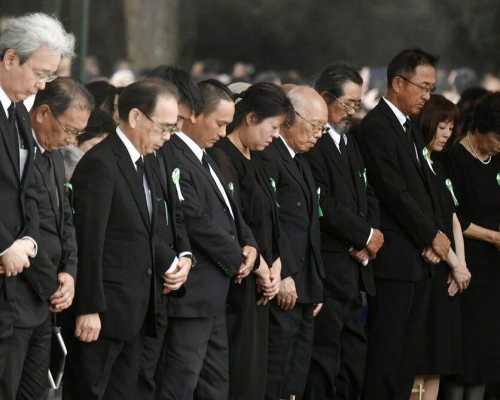 广岛举行仪式，纪念原子弹爆炸74周年。AP