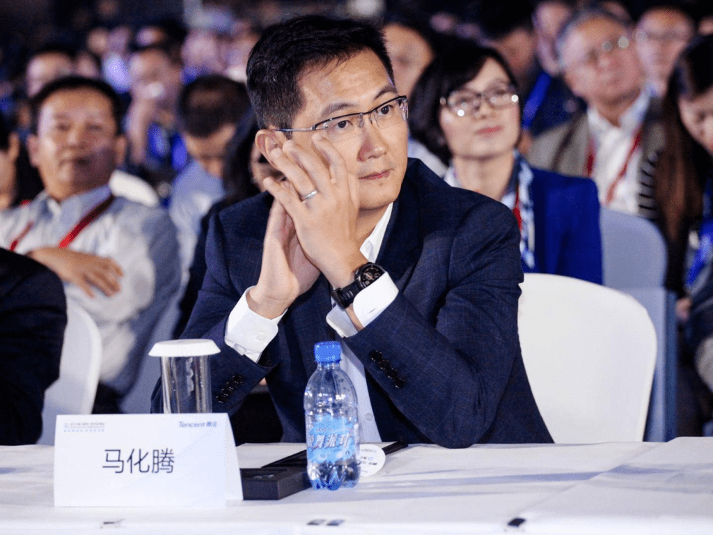 馬化騰是中國互聯網巨頭騰訊的創始人，2013年1月，他第一次當選全國人大代表。