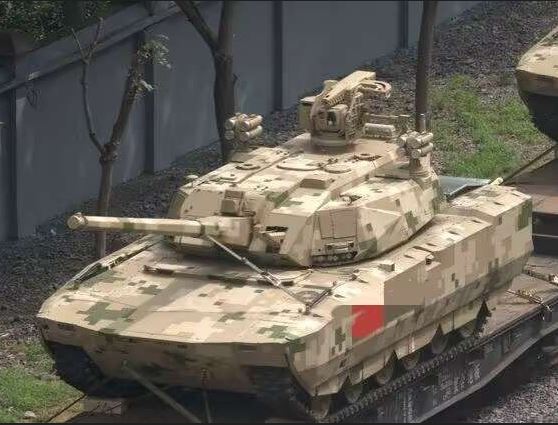 新型坦克最受注目的是炮塔四周，疑配備了「神盾」雷達。網圖