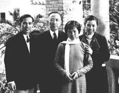 郭沫若和第三任妻子于立群（1916年－1979年）两人年龄相差24岁，她出身名门，受到了很好的教育。她的姊姊于立忱1934年在日本和郭沫若关系密切，更有传是为他自杀。