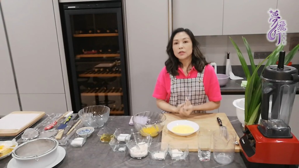 张凤妮拍摄多条煮食片。