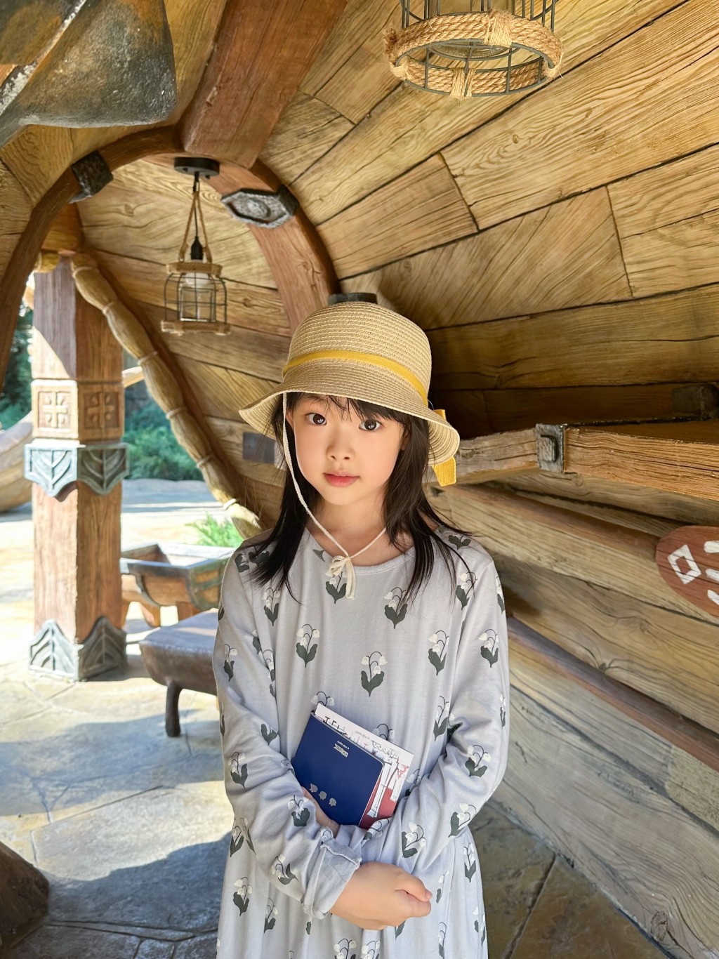 細女「小飯團」也有文靜一面。 細女「小飯團」也有文靜一面。