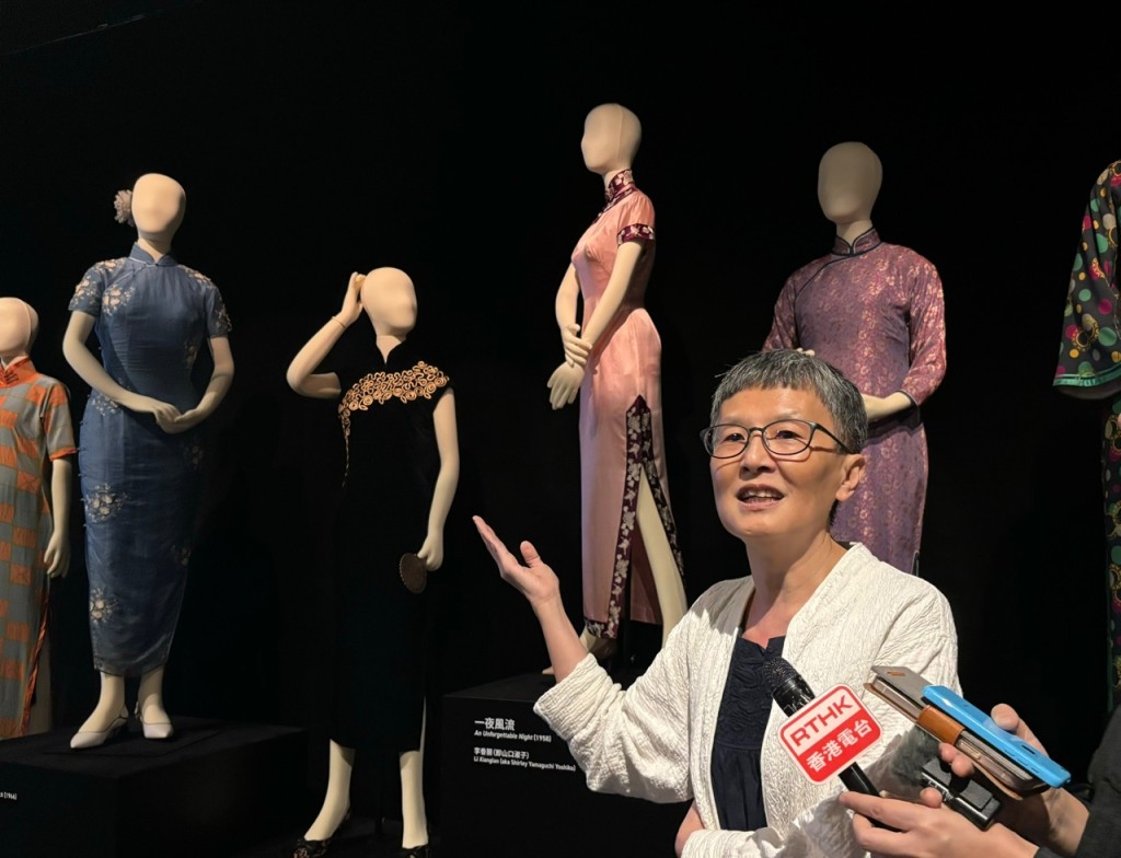 策展人张西美表示今次展览从年代、布料、明星等角度挑选了有「最多故事讲」的旗袍展出。郭颖彤摄