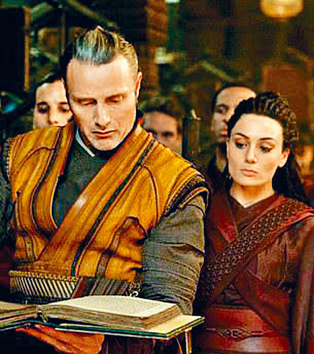 Zara有份演《奇異博士》，她與丈夫性侵未成年少女3年被判罪成。（劇照）