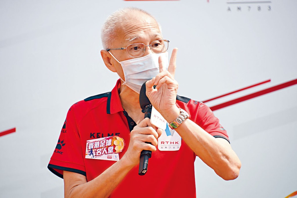 何靜江建議，港台重新直播港超賽事。　　