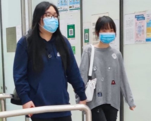 死者女兒到殮房認屍。