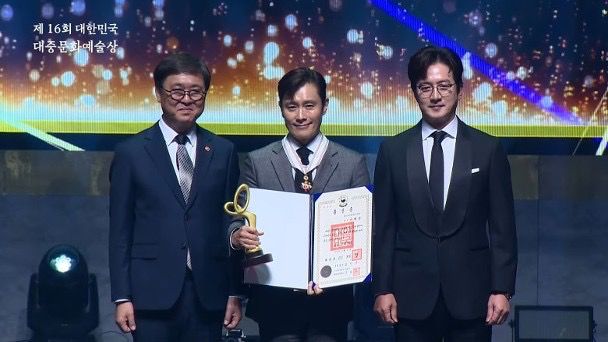 李秉憲形容,授勳遠超其個人其他成就。 李秉憲形容,授勳遠超其個人其他成就。