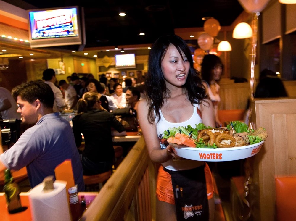 Hooters在北京也有分店。美聯社