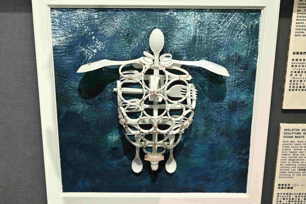 ■Vincent的展品名為《骸骨系列之海 龜》，由廢棄膠餐具造成。