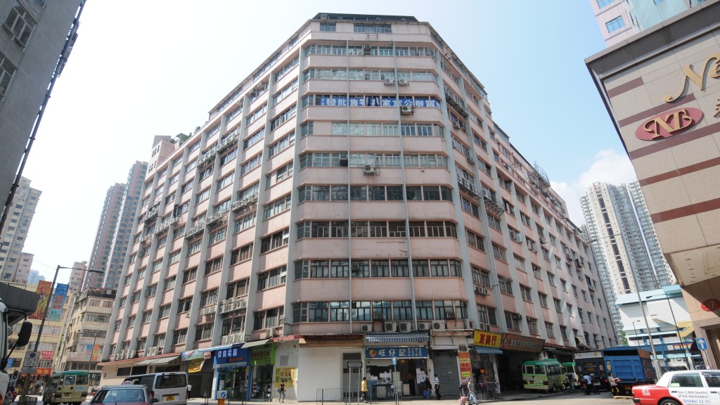 新蒲崗工廈石屎剝落 中年婦被擊中頭傷 警拘一男。資料圖片