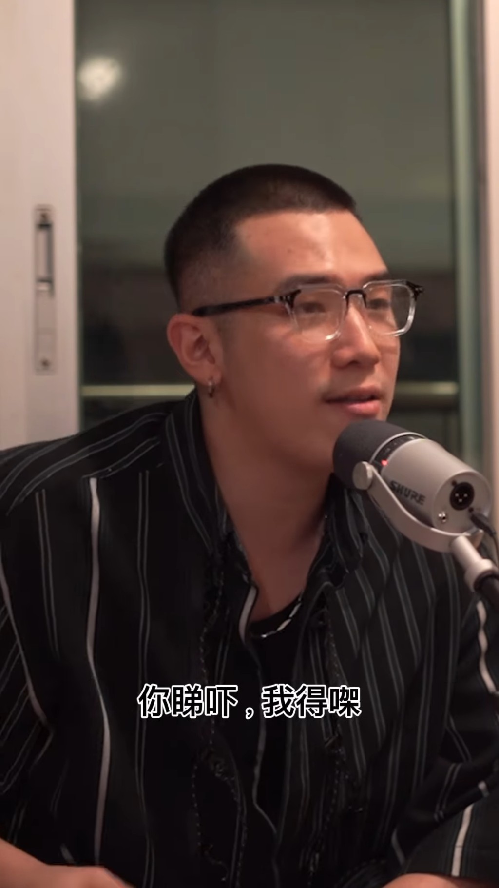 姜卓文又說:「然後叫我『你打到,你打畀我睇吖!你睇吓,我得㗎!』跟住佢就喺我面前打X機,咁已經係一個變態行為了。」 姜卓文又說:「然後叫我『你打到,你打畀我睇吖!你睇吓,我得㗎!』跟住佢就喺我面前打X機,咁已經係一個變態行為了。」