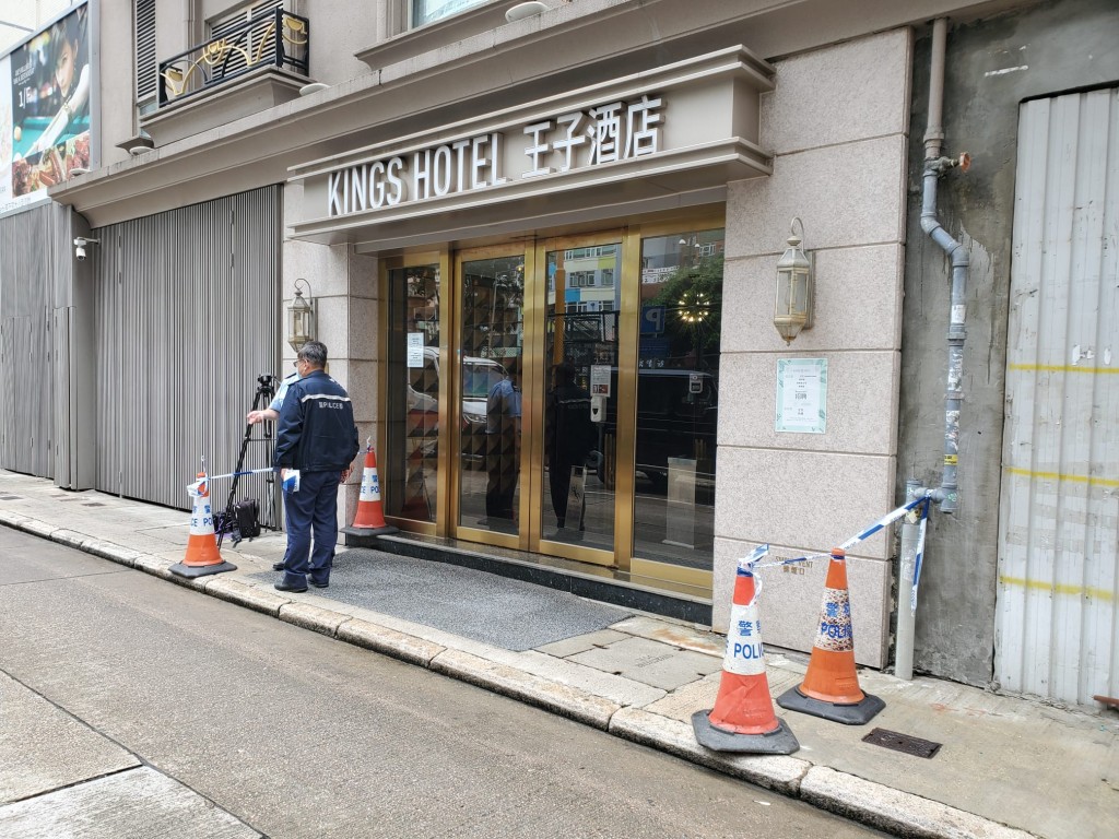 警員封鎖現場調查。