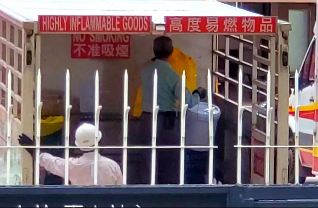 消防危害物質事故支援車亦到場。林思明攝