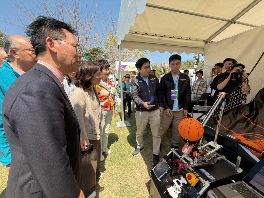 香港工程師學會今明兩天在西九文化區藝術公園舉行五十周年「同心同創」嘉年華。