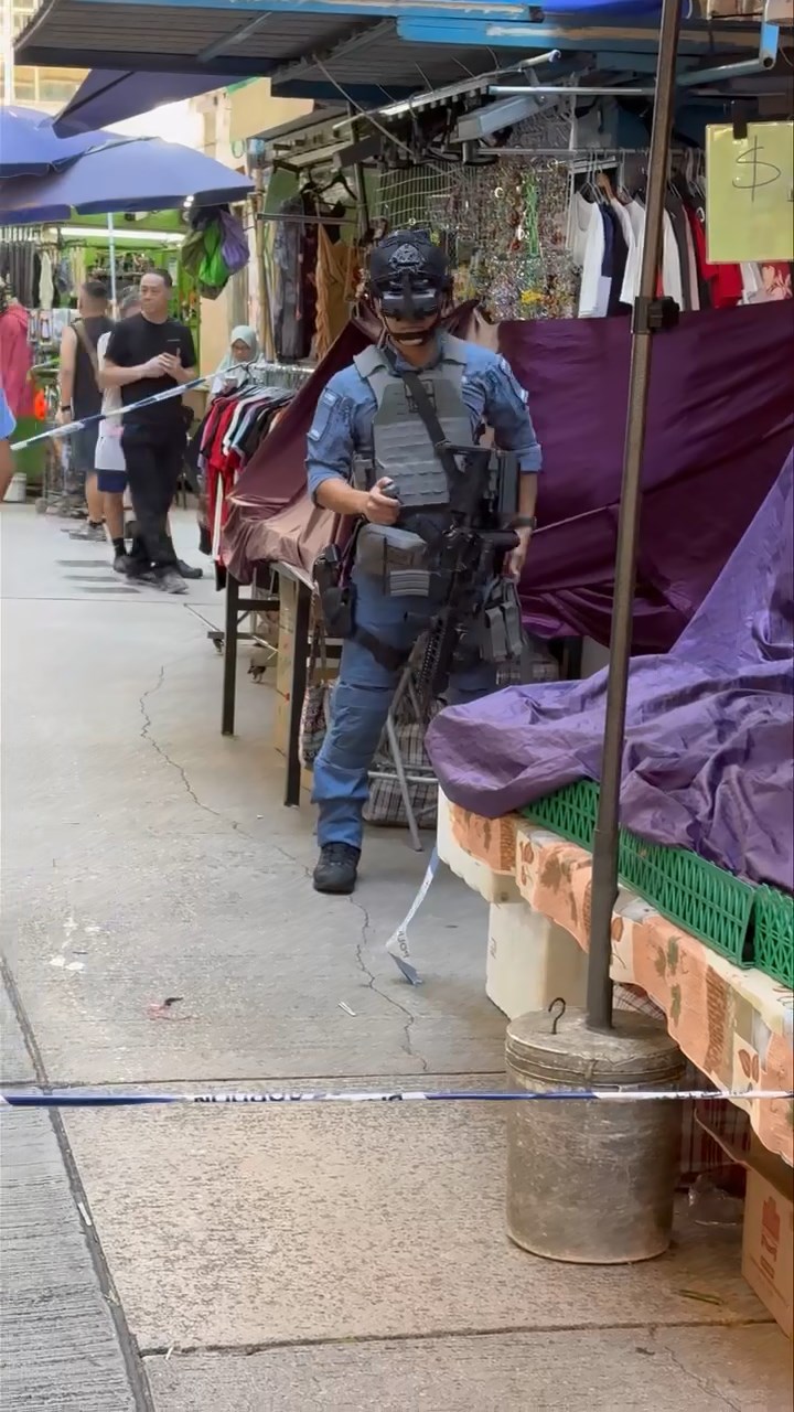 警方派出反恐特勤隊到場戒備。