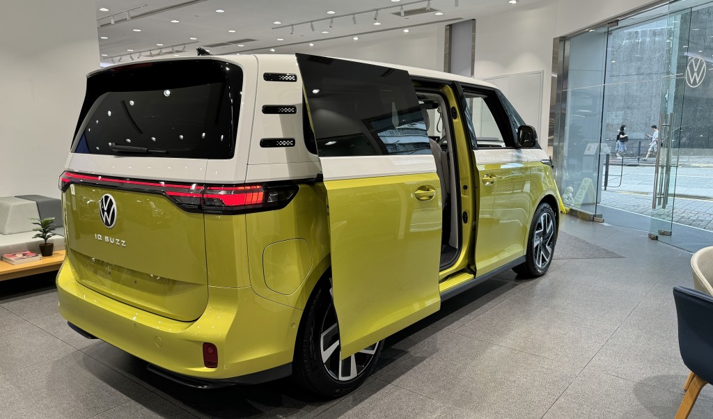 電動車福士Volkswagen ID.BUZZ九龍灣預展，7座位港版現以意向金$800接受預訂。