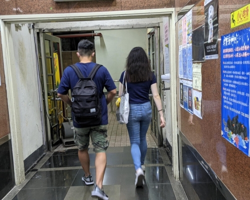行動中警方拘捕一名18歲女負責人,19名男及11名女顧客遭票控。警方圖片