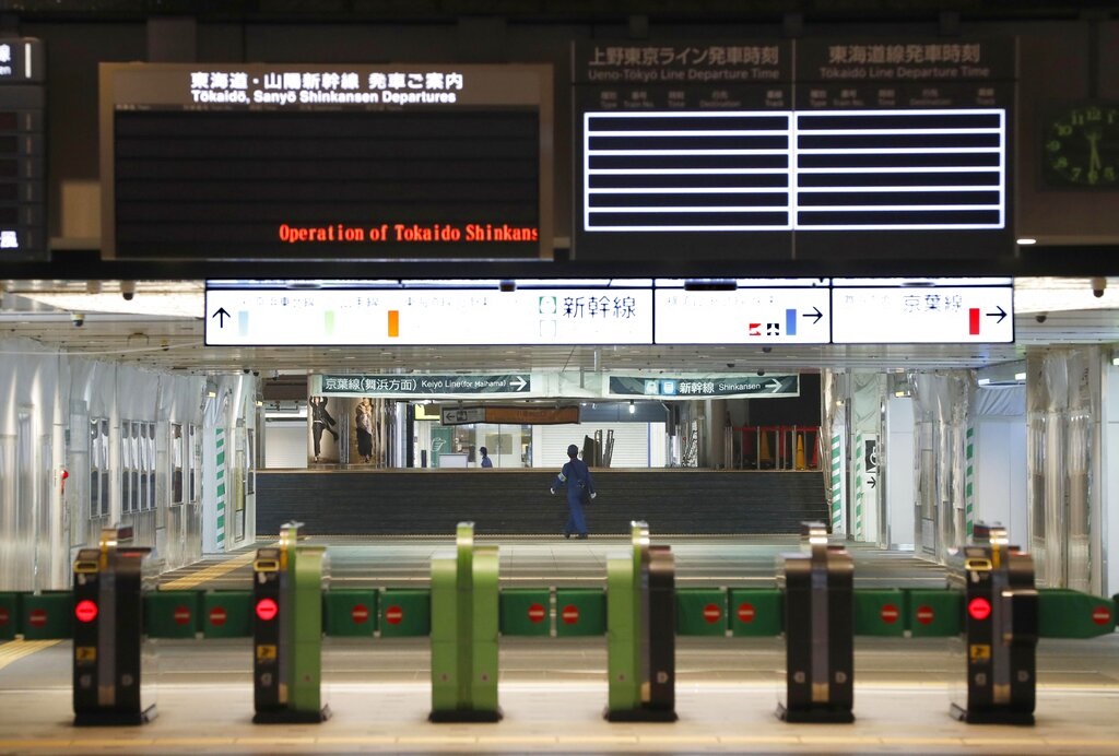 日本海陸空交通大亂。AP圖片