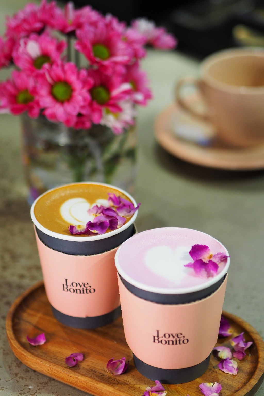 特別炮製的Rose Coffee及Pink Latte期間限定熱飲。