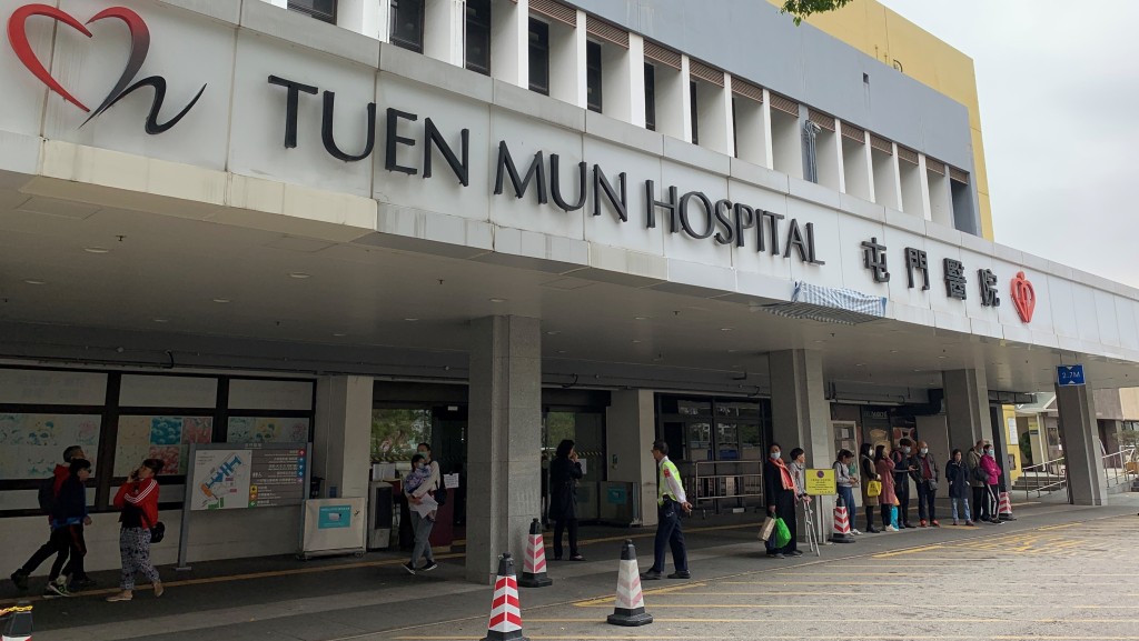 伤者被送往屯门医院治理。