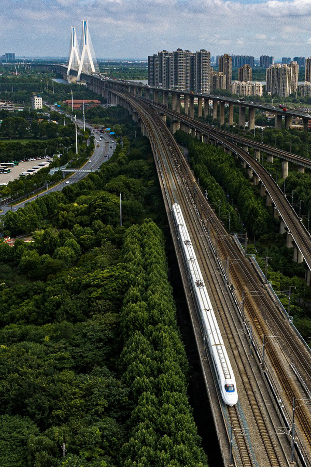 包海高铁将刷新世界最长高铁线纪录。