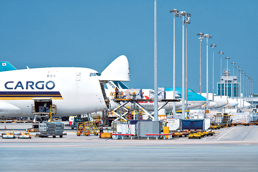 香港国际机场是全球领先的国际货运枢纽。