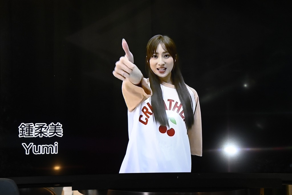 Yumi大讚Janees叻叻。 Yumi大讚Janees叻叻。