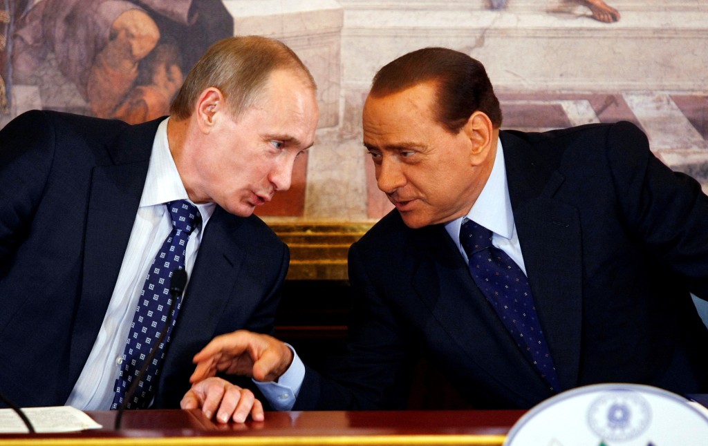 貝魯斯科尼與俄羅斯總統普京在2010年合照。路透資料圖