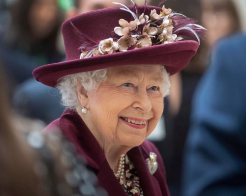 英女皇伊利沙伯二世。英國皇室 Facebook 相片