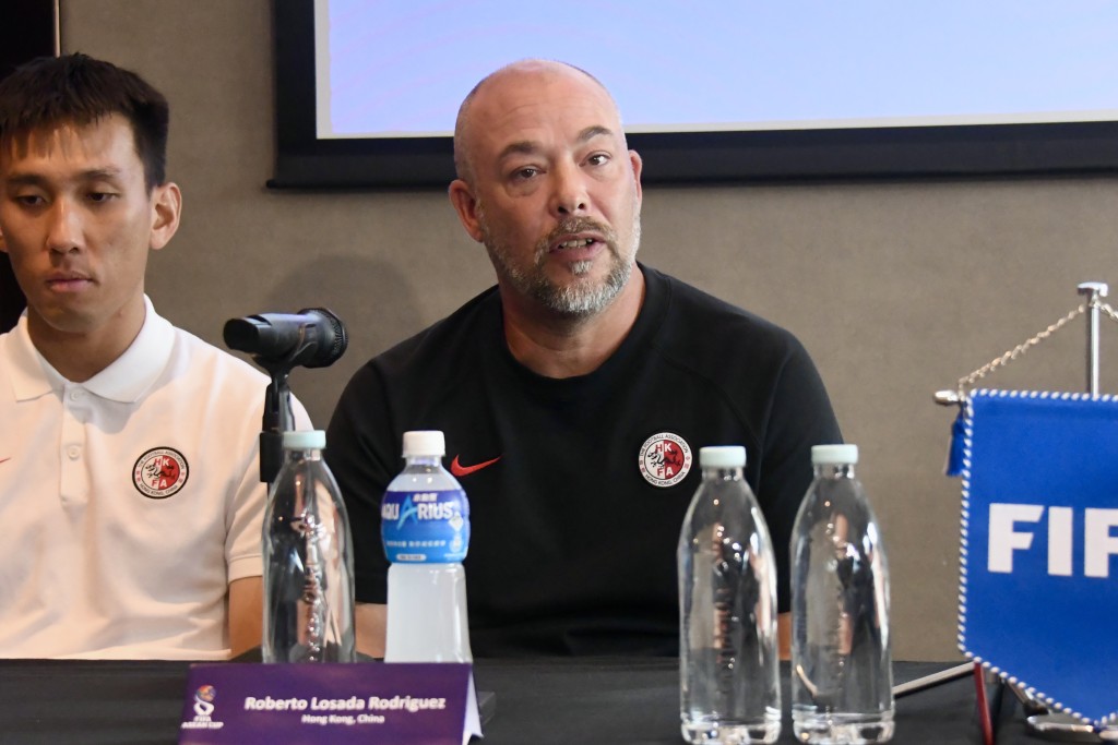 卢比度表示港队会全力争取将冠军奖杯留在香港。杨骏尧摄