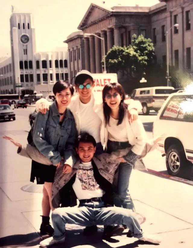 宣萱1994年的旧照片，样貌跟现在没有太大改变。