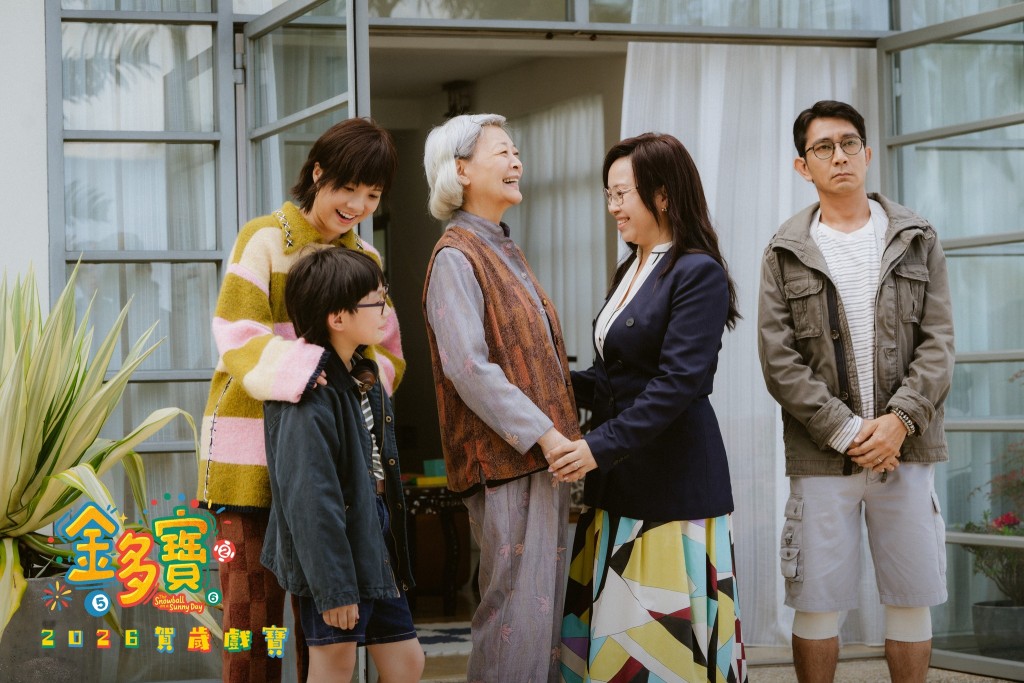 金燕玲表示,腦退化患者本人可能甚麼都不記得,連身上的痛都沒有意識,但最辛苦的其實是一直照顧患者的家人。(電影《金多寶》劇照) 金燕玲表示,腦退化患者本人可能甚麼都不記得,連身上的痛都沒有意識,但最辛苦的其實是一直照顧患者的家人。(電影《金多寶》劇照)