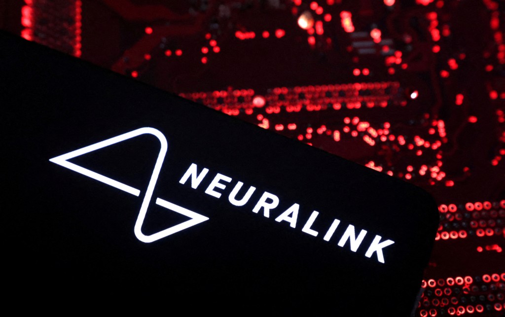 Neuralink正试图为第2名受试患者植入大脑芯片。路透社