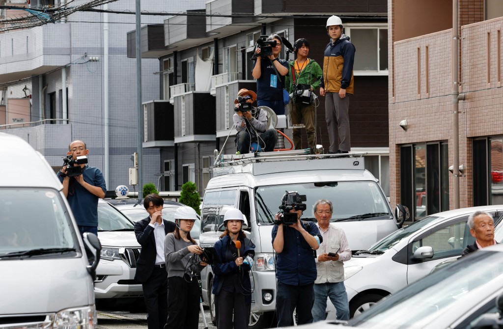 日警在宇都宫市居民区搜寻黑熊踪迹。 路透社